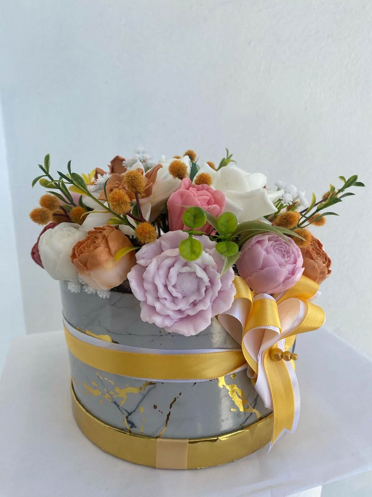 Large Luxury Soap Flower Basket – Handcrafted Elegance for Discerning Homes