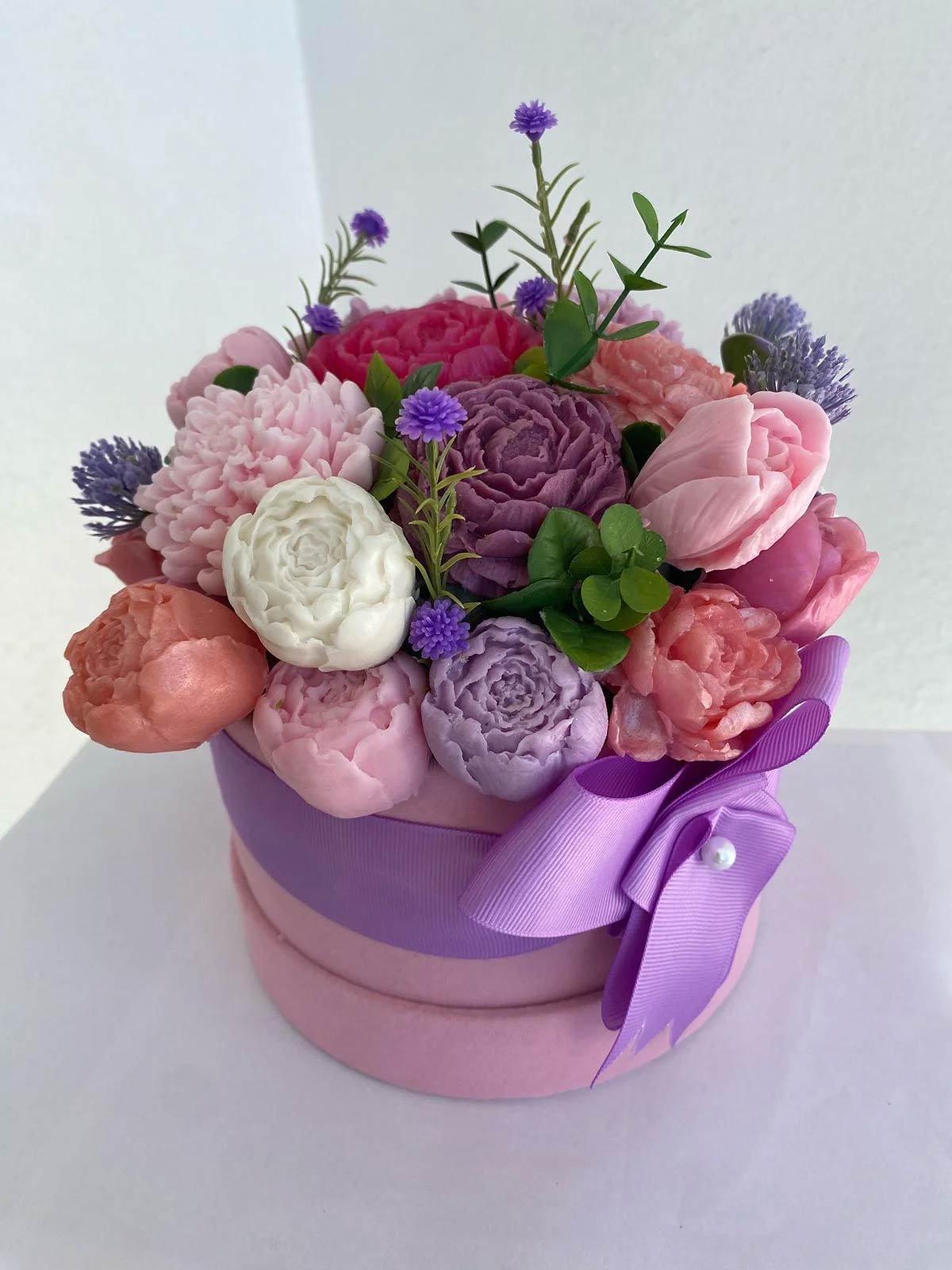 Medium Luxury Soap Flower Basket – Thoughtful Luxury for Everyday Indulgence