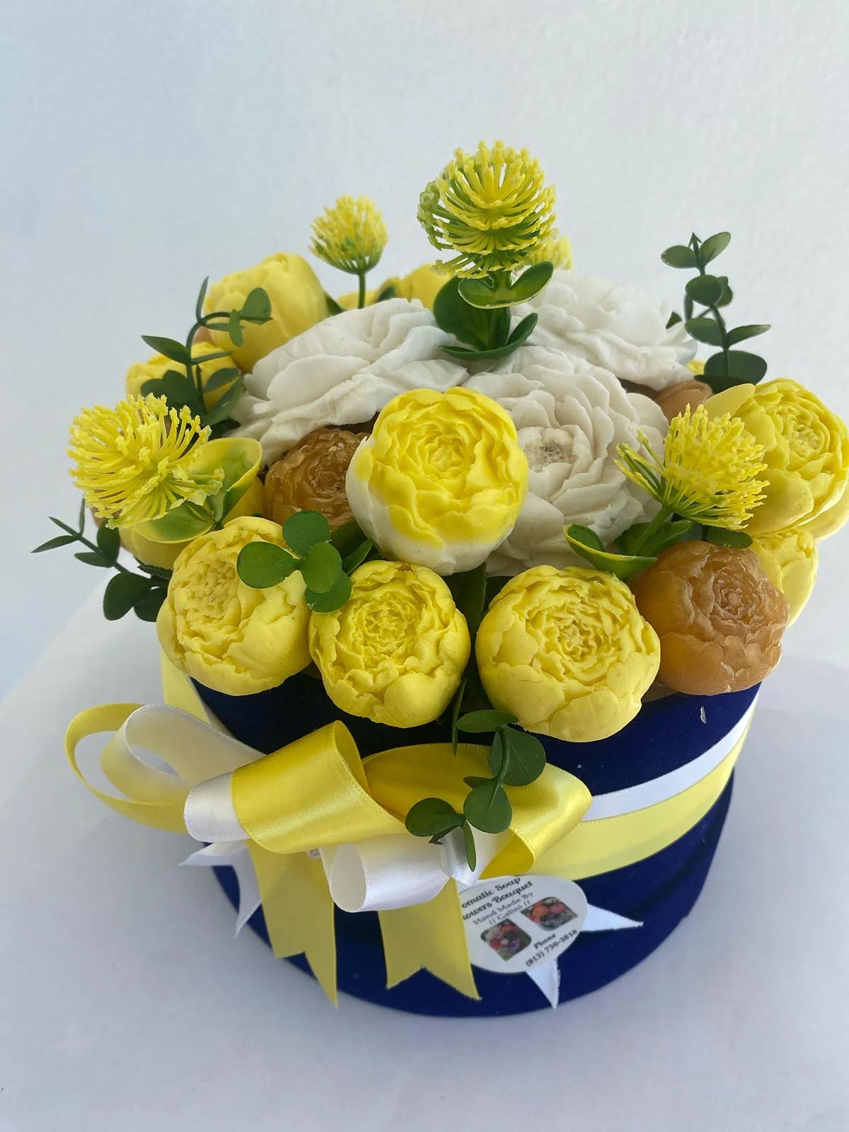 Large Luxury Soap Flower Basket – Handcrafted Elegance for Discerning Homes
